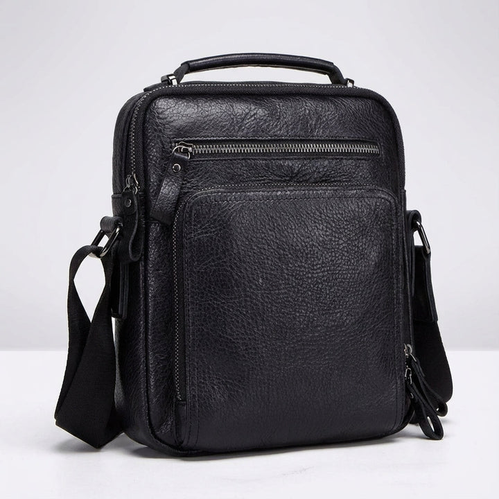 Compacte zwarte leren schoudertas EnduraBag voor heren, ideaal voor organisatie van essentials.