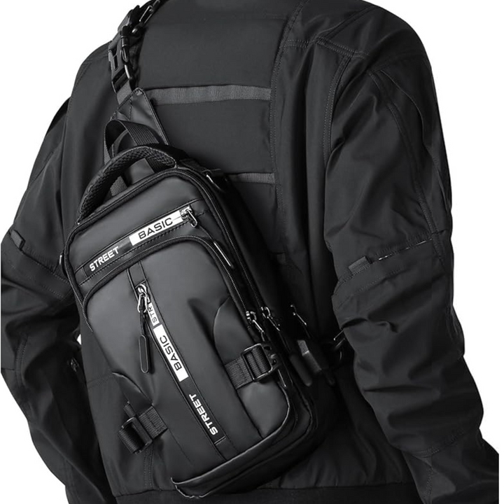 Lichtgewicht compacte slingtas, ideaal als crossbody dagrugzak voor reizen en wandelen.