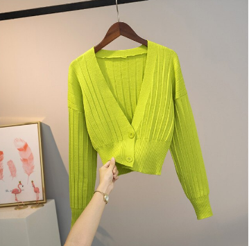 Zwarte Daisy's Trendy Sweater, comfortabele damestrui voor stijlvolle herfst- en wintermode.