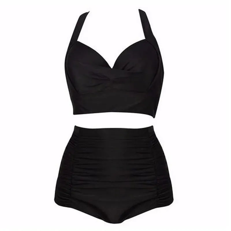 Zwarte dames bikiniset Alina met haltertop en hoge taille broekje, perfect voor strand en zwembad.