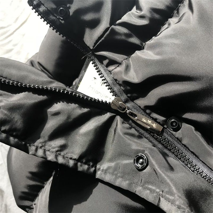 Warme dames bodywarmer Bo, perfect als buitenkleding in de lente en herfst. Zwart, stijlvol en winddicht.