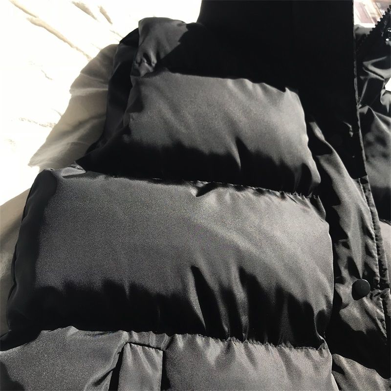 Comfortabele zwarte dames bodywarmer, geschikt als vest of jas. Mouwloos, warm en trendy voor elk seizoen.