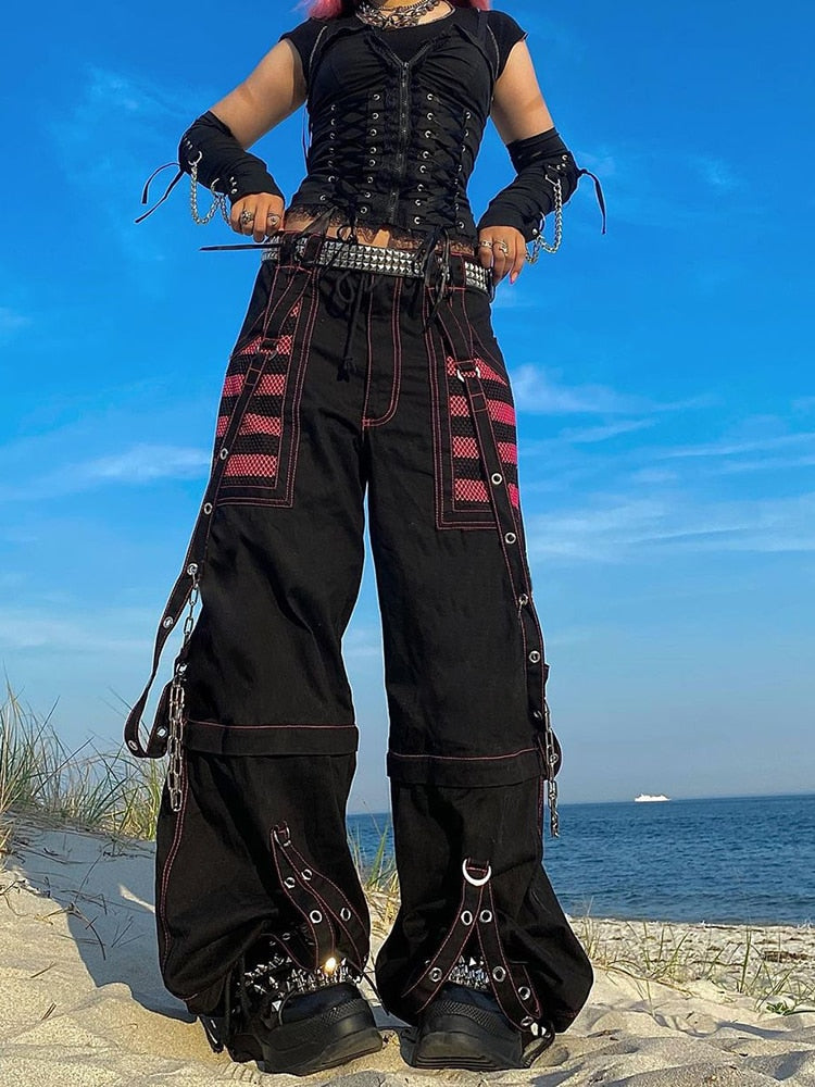 Comfortabele zwarte gothic broek voor dames, trendy en uniek, perfect voor een alternatieve look.