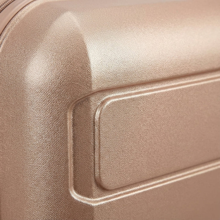 Lichtgewicht uitbreidbare spinner koffer in moderne stijl, ideaal als handbagage of ruimbagage.