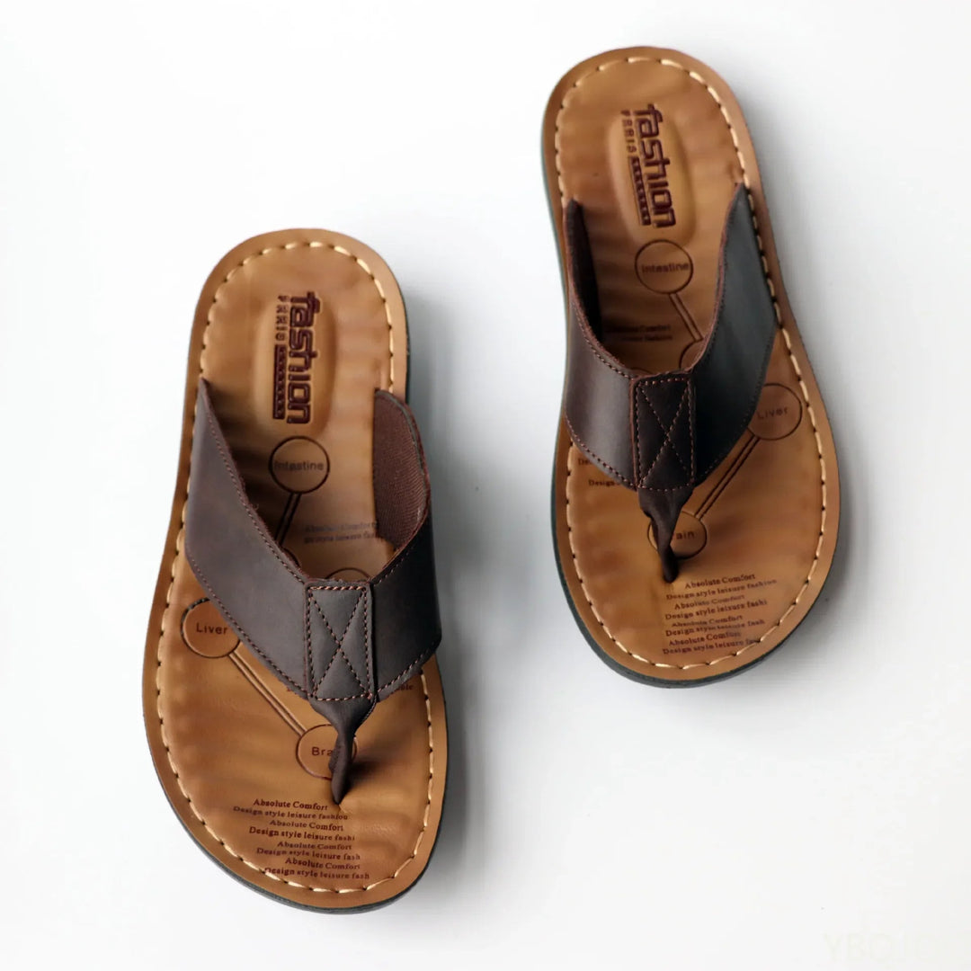 Bruine heren zomerslippers met ergonomisch voetbed, ideaal voor ultiem comfort op warme dagen.