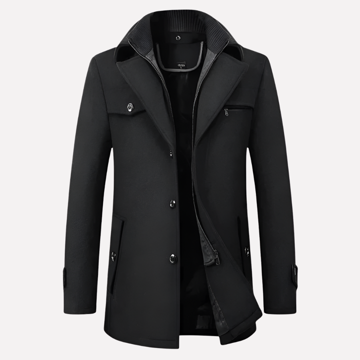Zwarte herenjas met reverskraag en knopen, ideaal voor een tijdloze, elegante en veelzijdige stijl.