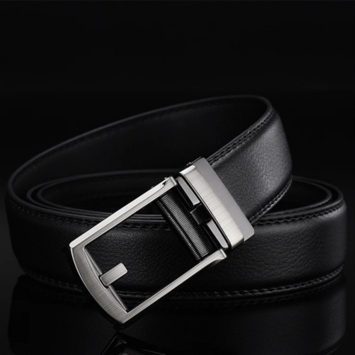 Zwarte herenriem met automatische gesp voor perfecte pasvorm. Stijlvolle mode accessoire.