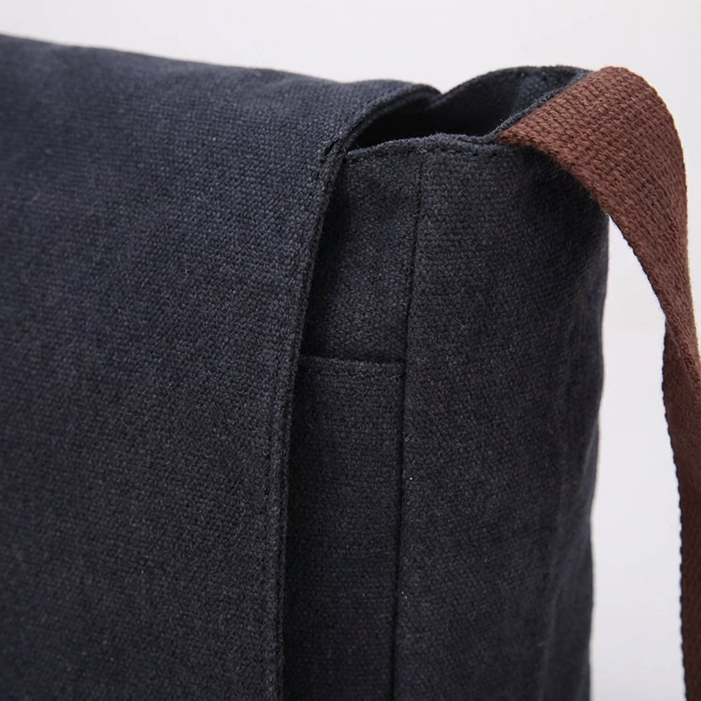 EverTote duurzame canvas schoudertas, klassiek zwart design, perfect voor dagelijks gebruik.