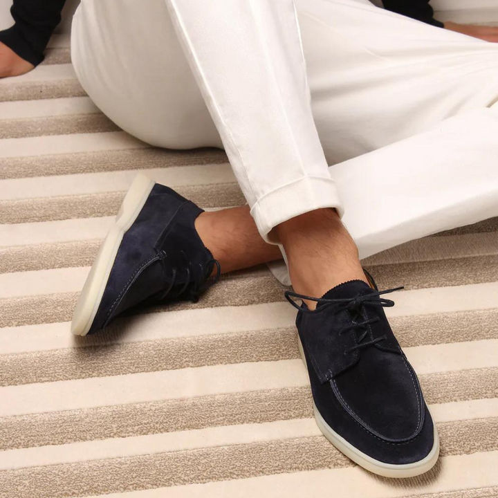 Zwarte luxe leren heren loafers met veters (Diederik) voor comfort en smart casual stijl.