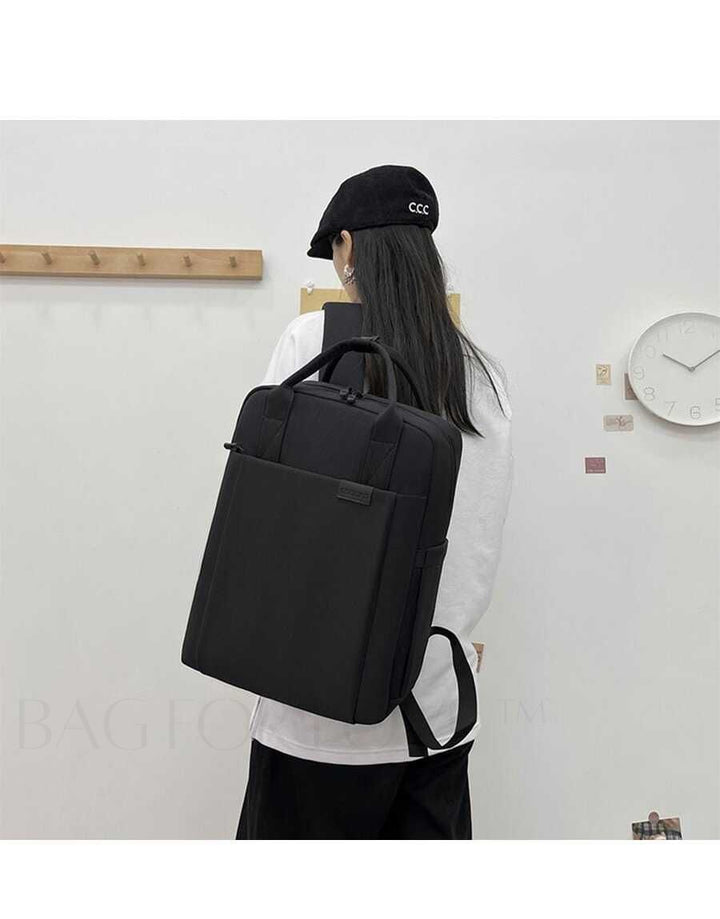 Praktische Nexor waterdichte laptoprugzak met ergonomische schouderbanden.