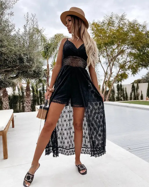 Zwarte Noralie dames playsuit met losse pasvorm, comfortabel en casual voor de zomer.