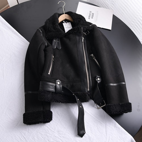Elegante zwarte damesjas van HeleensJacket, perfect voor zakelijke of casual gelegenheden, maten XS-XL.