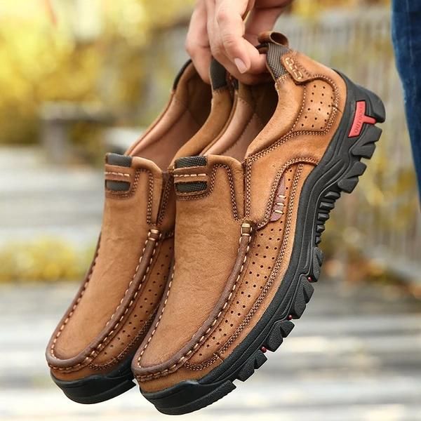 Zwarte orthopedische heren wandelschoenen Erik voor comfortabele buitensport en voetondersteuning.