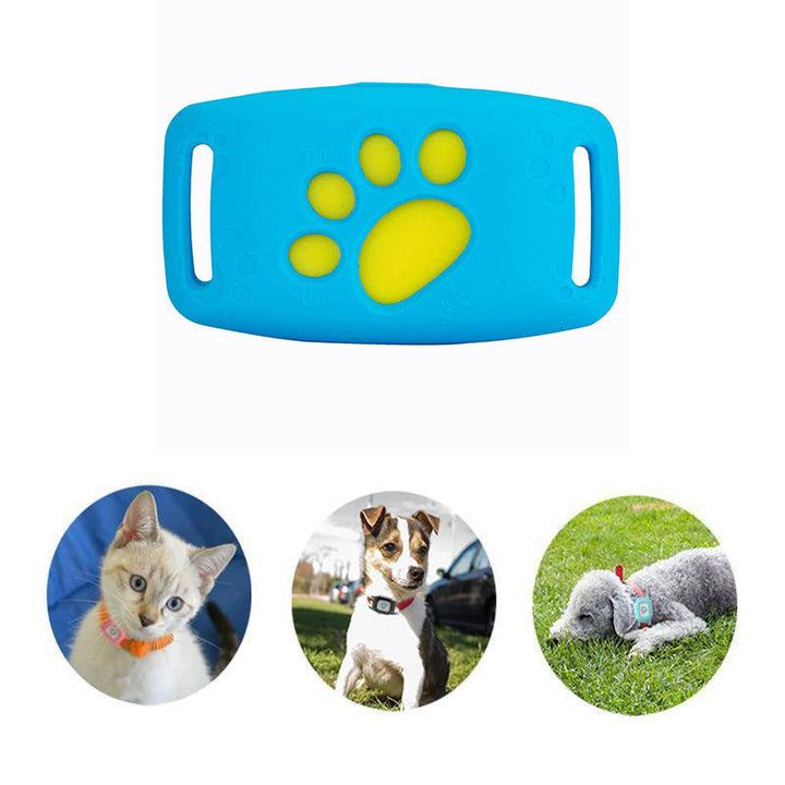 Smartphone met PawTrack app toont realtime locatie van een kat op een kaart. GPS-tracker voor huisdierveiligheid.