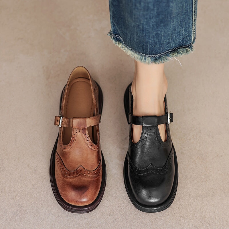 Zwarte platform Mary Jane hakken, elegant T-bandje, perfecte dames schoenen voor speciale gelegenheden.