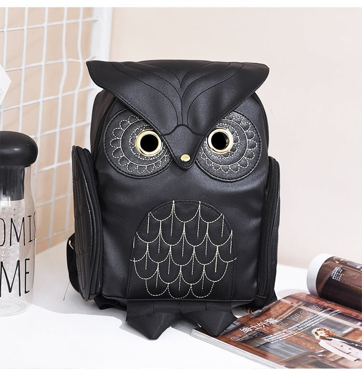 Zwarte PU leren dames rugzak met uilprint, ideaal als schooltas of casual dagtas, multifunctioneel.