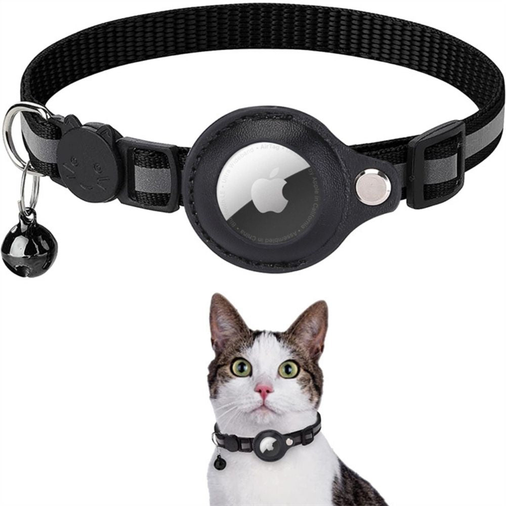 Zwarte reflecterende kattenhalsband met GPS houder, voor veilige buitenkatten.