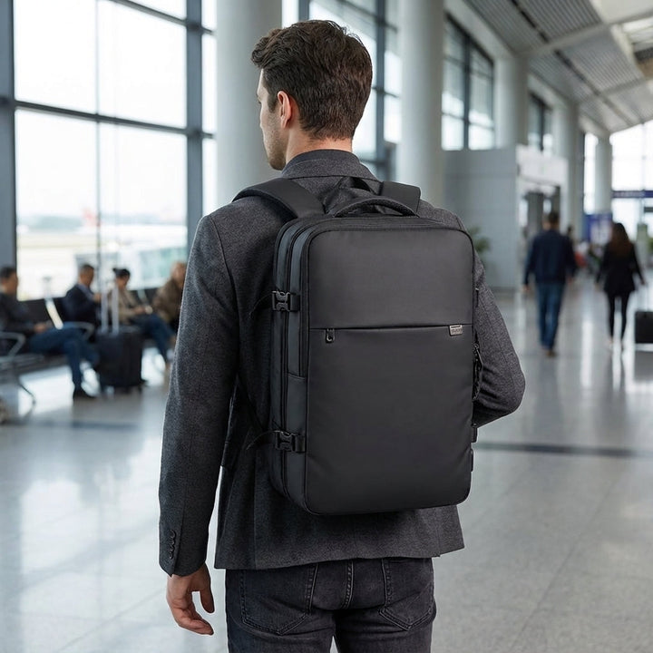 Zwarte Safepackr uitbreidbare reis rugzak voor unisex, perfect als handbagage met laptopvak en comfortabel.