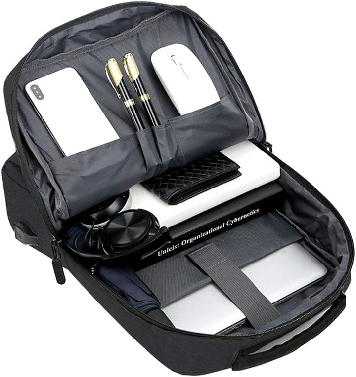 Compacte unisex laptoprugzak met geïntegreerde USB-oplaadpoort voor onderweg. Perfect voor werk.